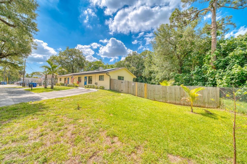 Photo of 2000 SW 9th St #2, Fort Lauderdale, FL 33312 (MLS # A11810456)