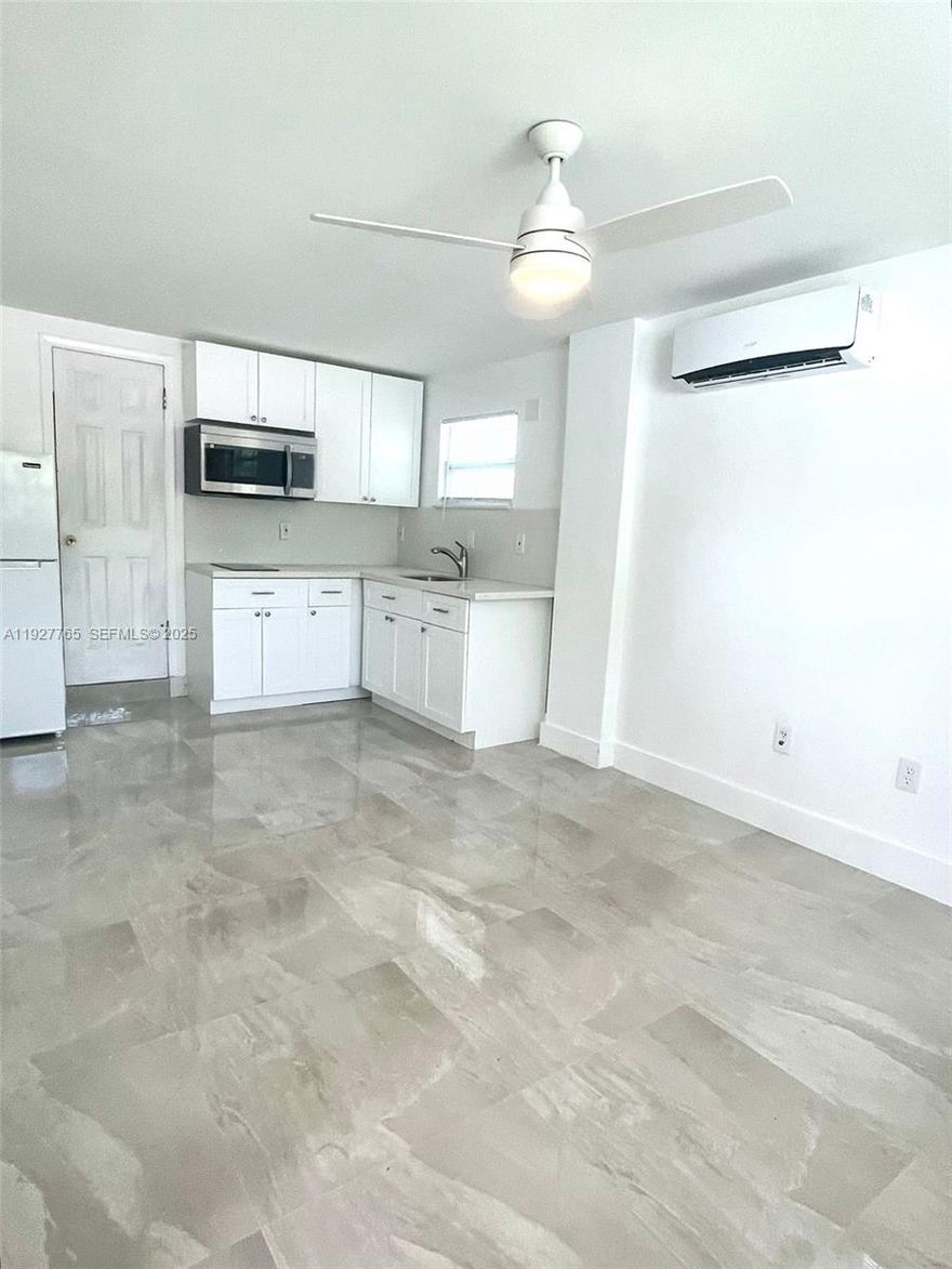 GREAT DEAL, SMALL REMODELED 1 BEDROOM UNIT BUT BIGGER THEN A STUDIO IN EXELENT QUIET AREA, NEAR ANYTHING YOU NEED INCLUDING MAJOR ROADS! CENTRALLY LOCATED BETWEEN FT.LAUDERDALE,AVENTURA, SOUTH BEACH, AND DOWNTOWN MIAMI. EASY TO VIEW AND QUICK APPROVAL PROCESS.