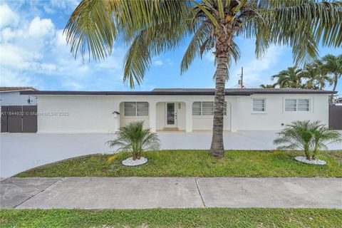 453 W 40th Pl Hialeah FL 33012