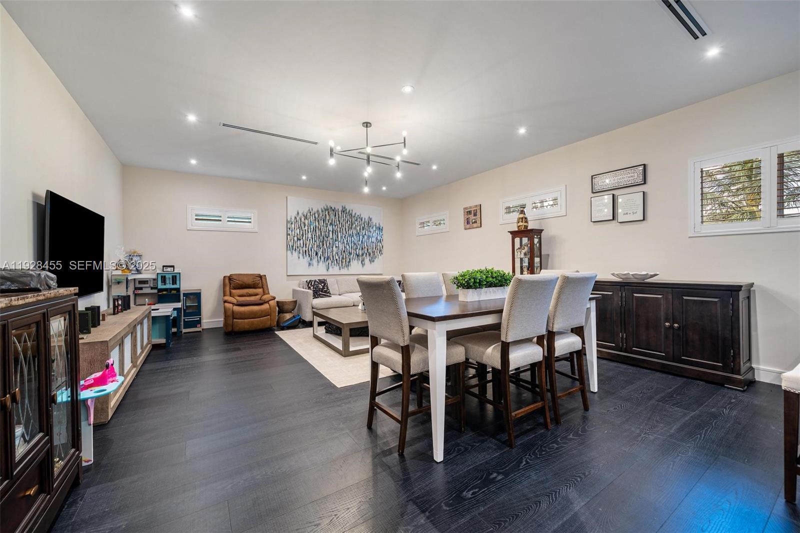 CHAPMAN FIELD HEIGHTS - Residential