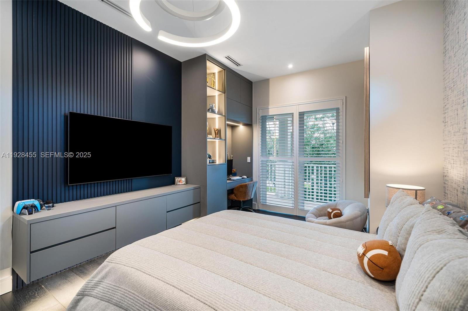 CHAPMAN FIELD HEIGHTS - Residential