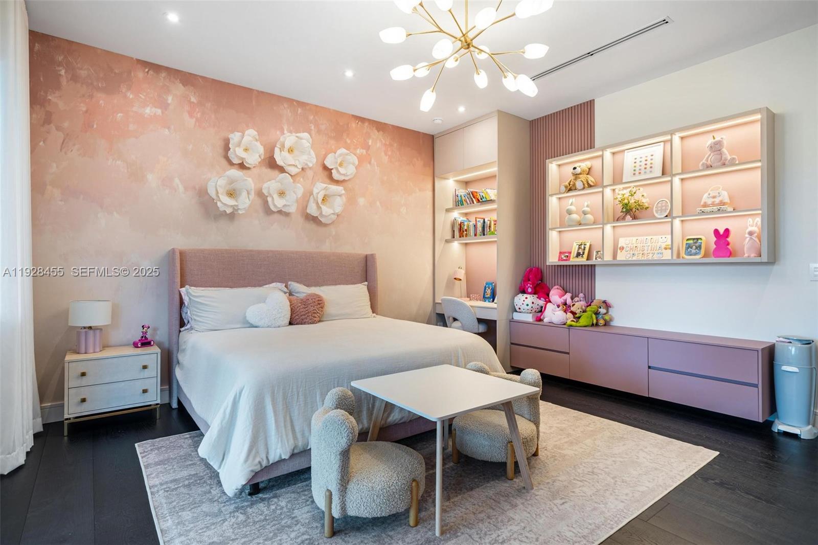 CHAPMAN FIELD HEIGHTS - Residential