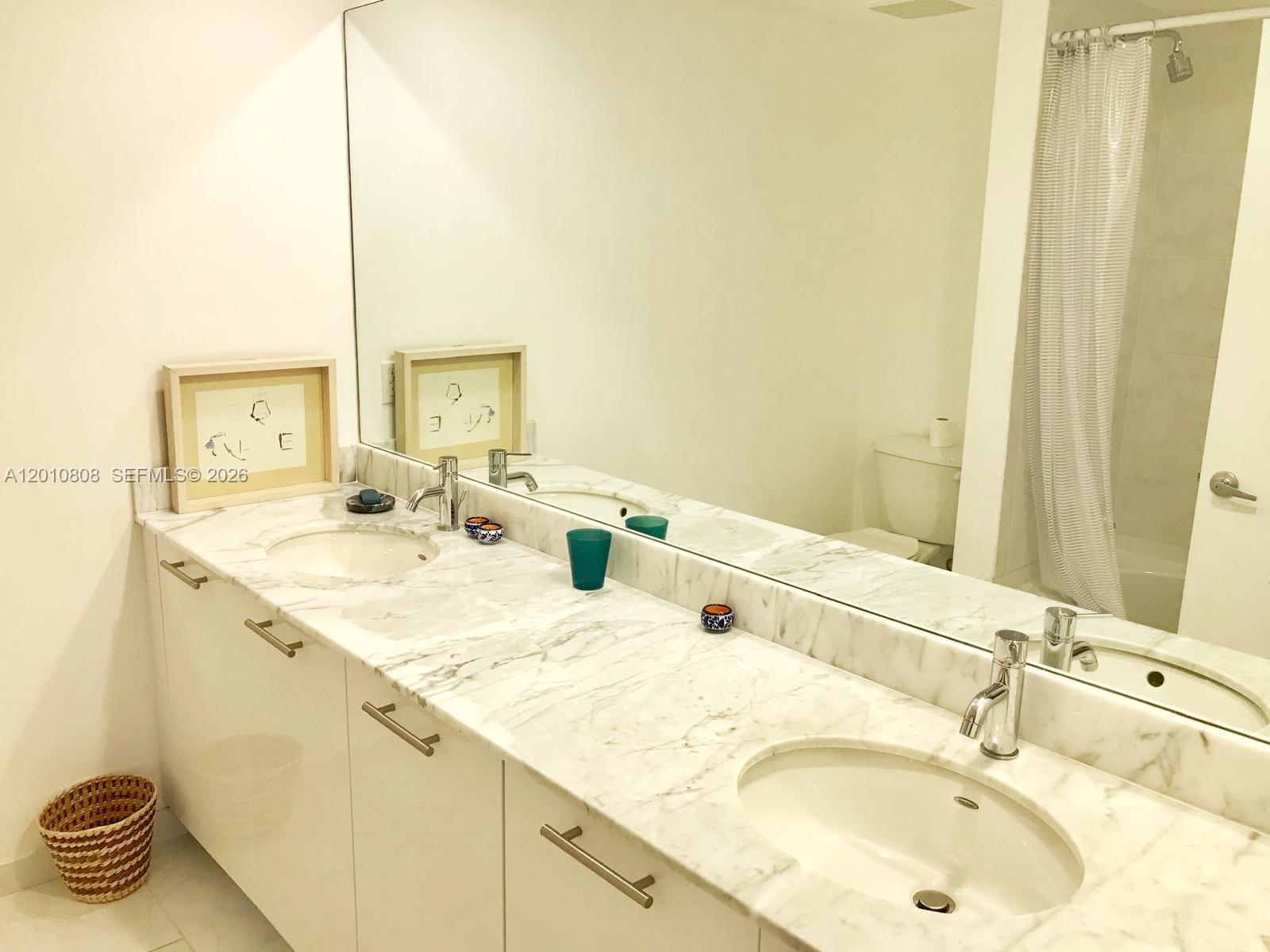 THE PLAZA 901 BRICKELL CO - Residential Lease