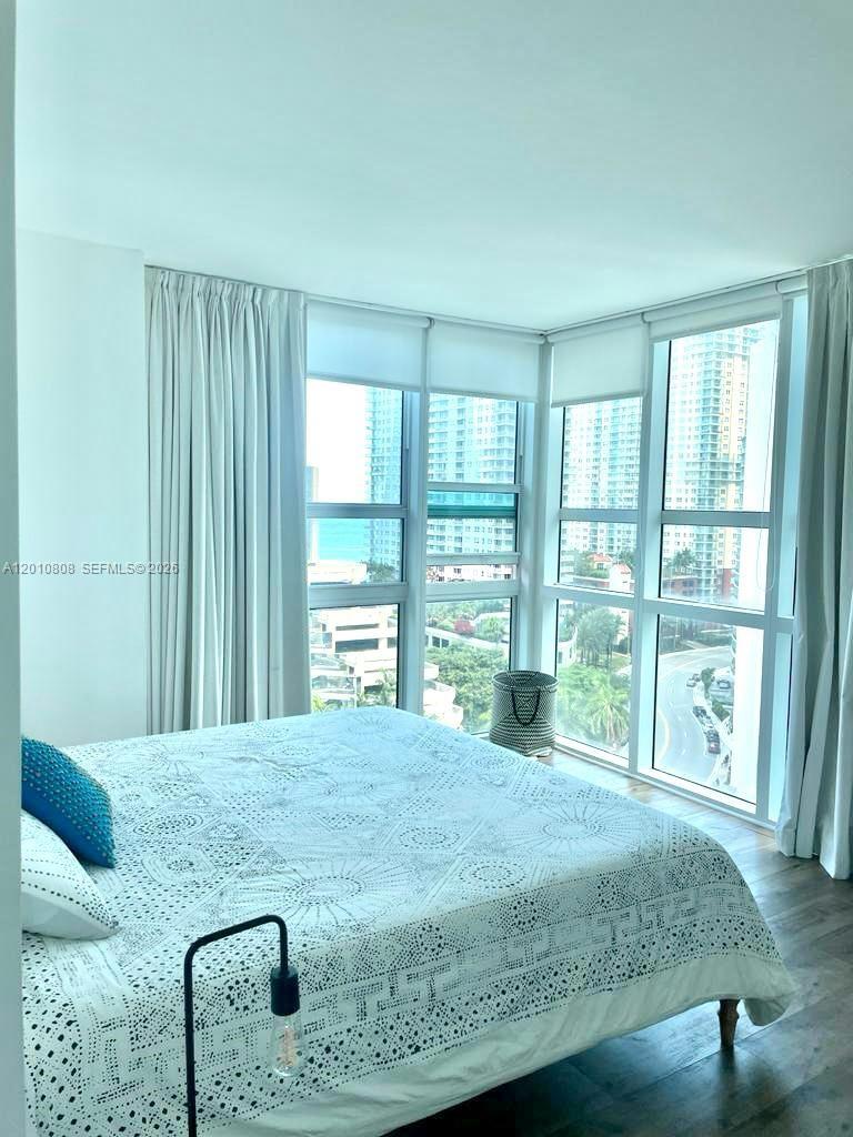951 Brickell Ave 1210