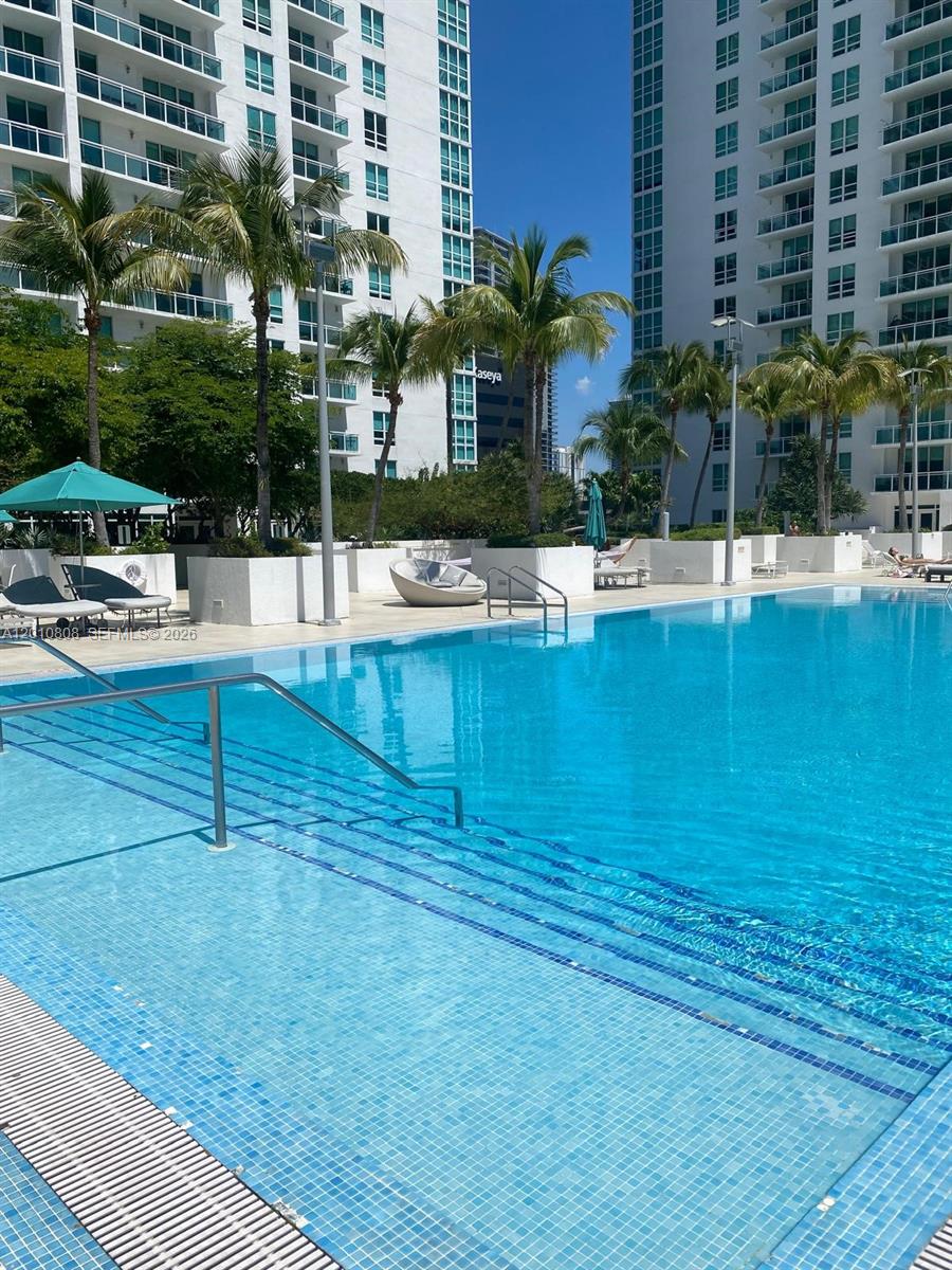 THE PLAZA 901 BRICKELL CO - Residential Lease