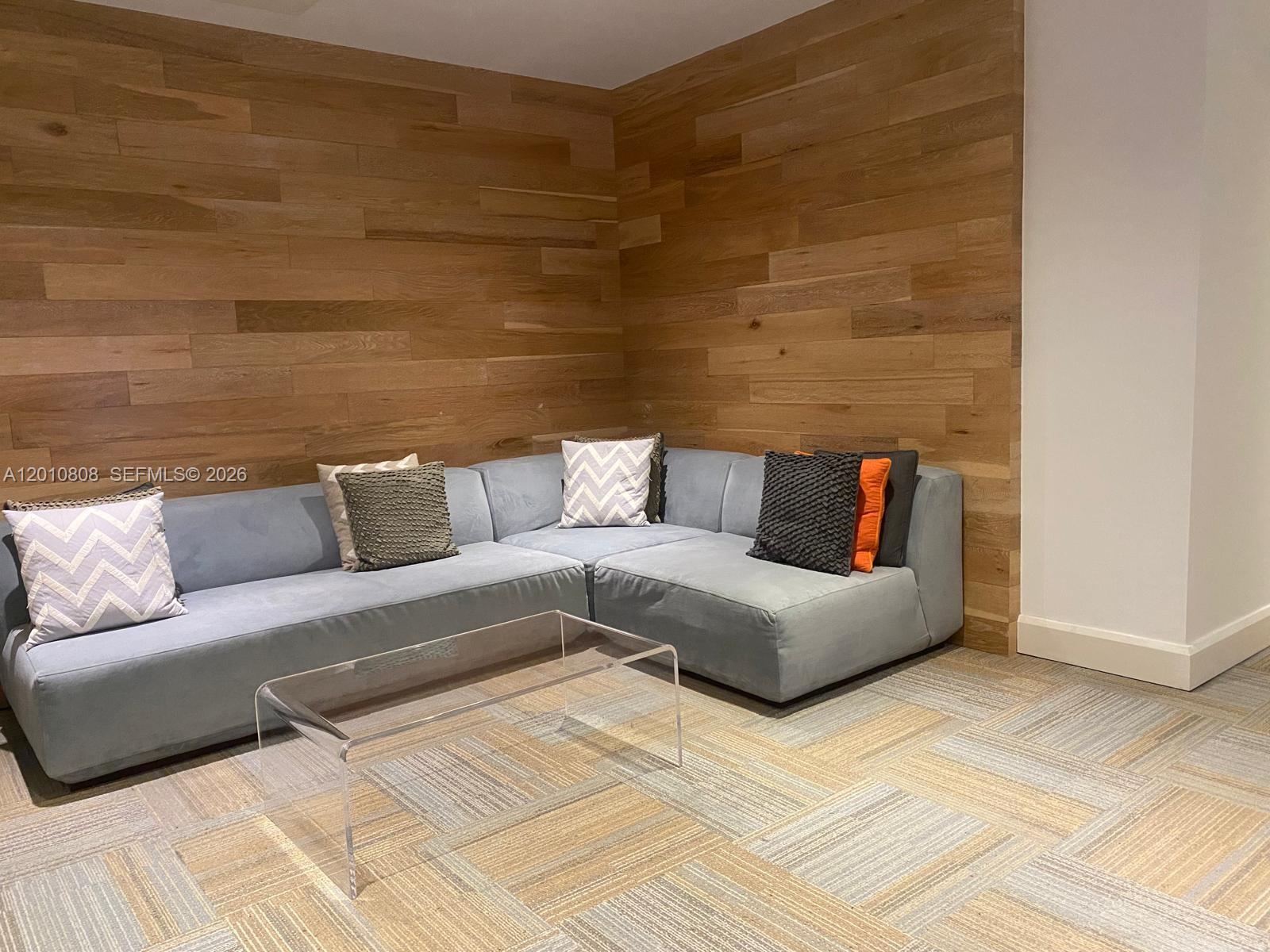 THE PLAZA 901 BRICKELL CO - Residential Lease