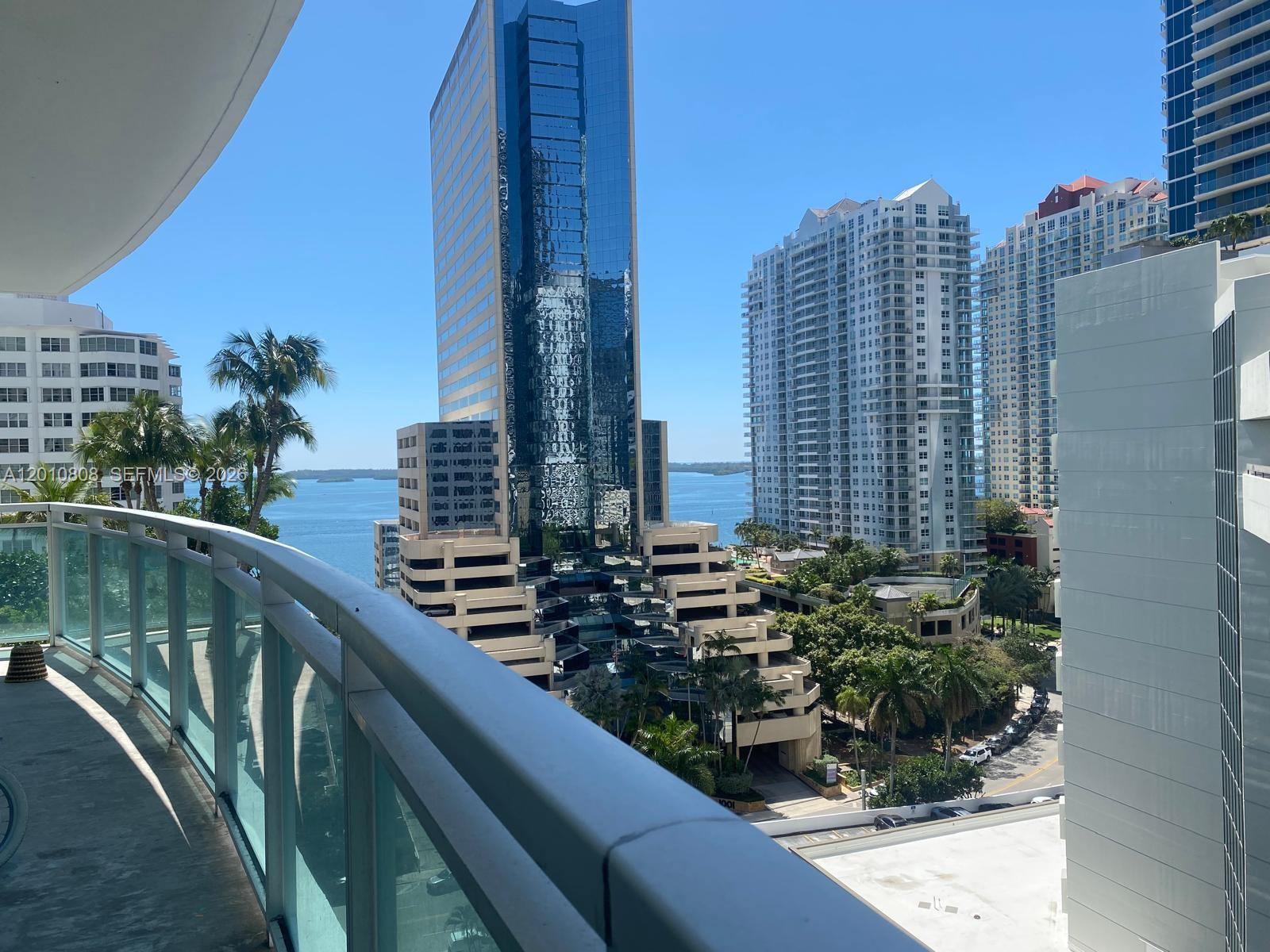 THE PLAZA 901 BRICKELL CO - Residential Lease