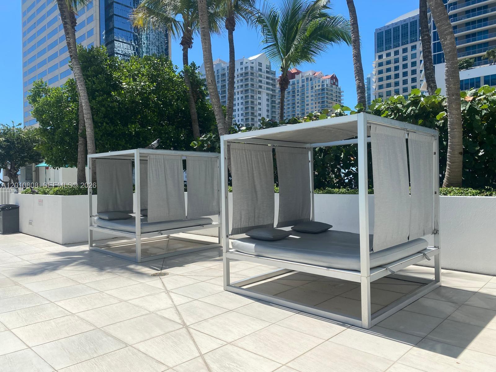 THE PLAZA 901 BRICKELL CO - Residential Lease