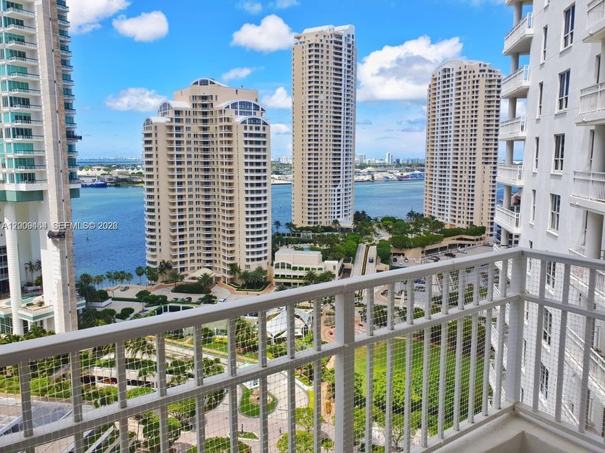 This beautiful 2-bedroom, 2.5-bathroom split condo offers spectacular views of  Biscayne views' ns Miami Skyline. It is located on the exclusive private island of Brickell Key, in the heart of the city. The unit is situated on the 23rd floor, featuring extraordinary panoramic views of both the bay and the city. Its prime location provides easy access to Financial District,  Downtown Miami, South Beach, and is just 15 minutes from Miami International Airport (MIA). The building offers a wide range of luxury amenities, including an elegant grand lobby with 24-hour concierge service, valet parking, secured elevator access, a two-level fitness center, swimming pool, billiard room, and business center, among others. Enjoy your morning coffee and newspaper every day on a spacious waterfront veranda with breathtaking views.