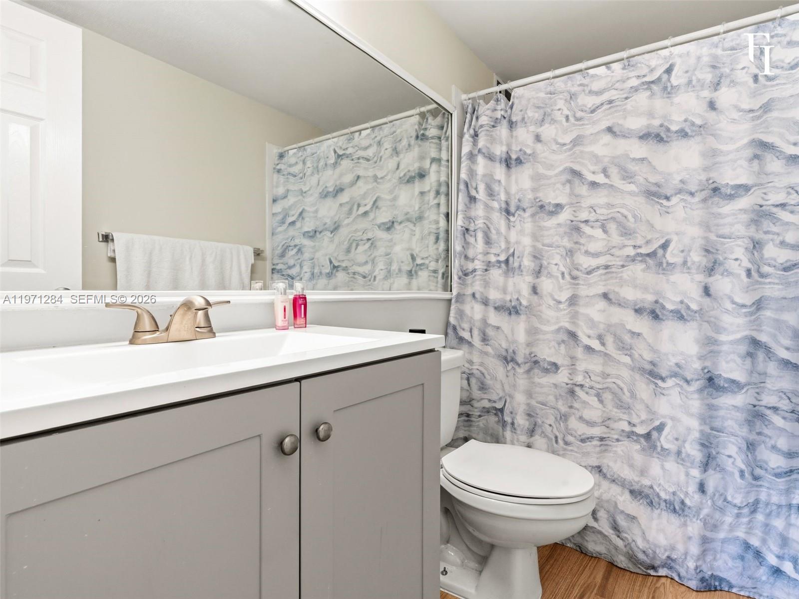 HARBOUR POINTE OF MIAMI C - Residential