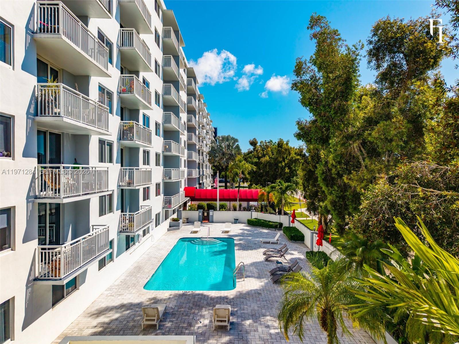 HARBOUR POINTE OF MIAMI C - Residential