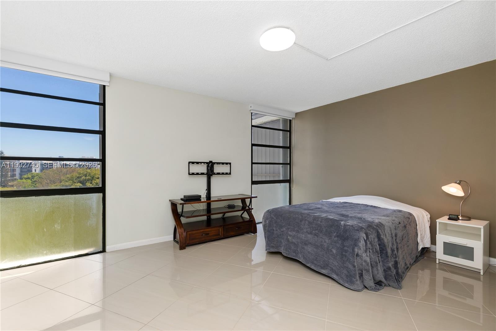 BISCAYA IV CONDO - Residential