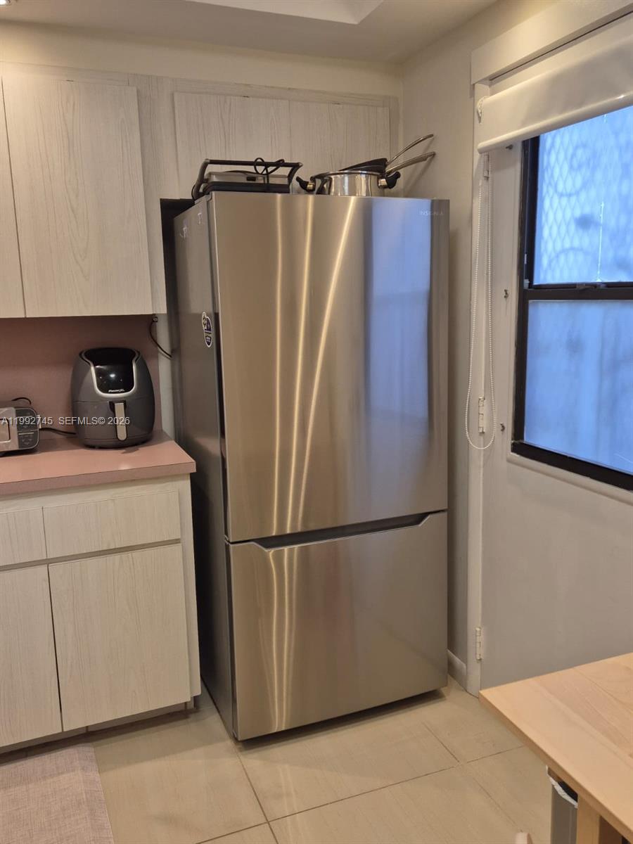 BISCAYA IV CONDO - Residential