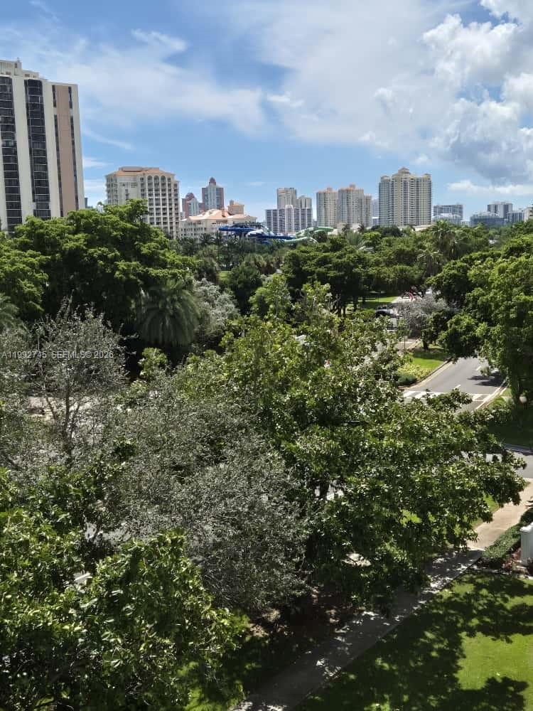 BISCAYA IV CONDO - Residential