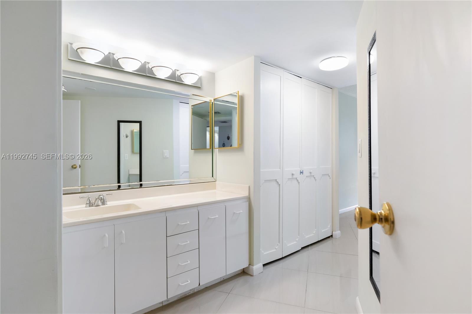 BISCAYA IV CONDO - Residential
