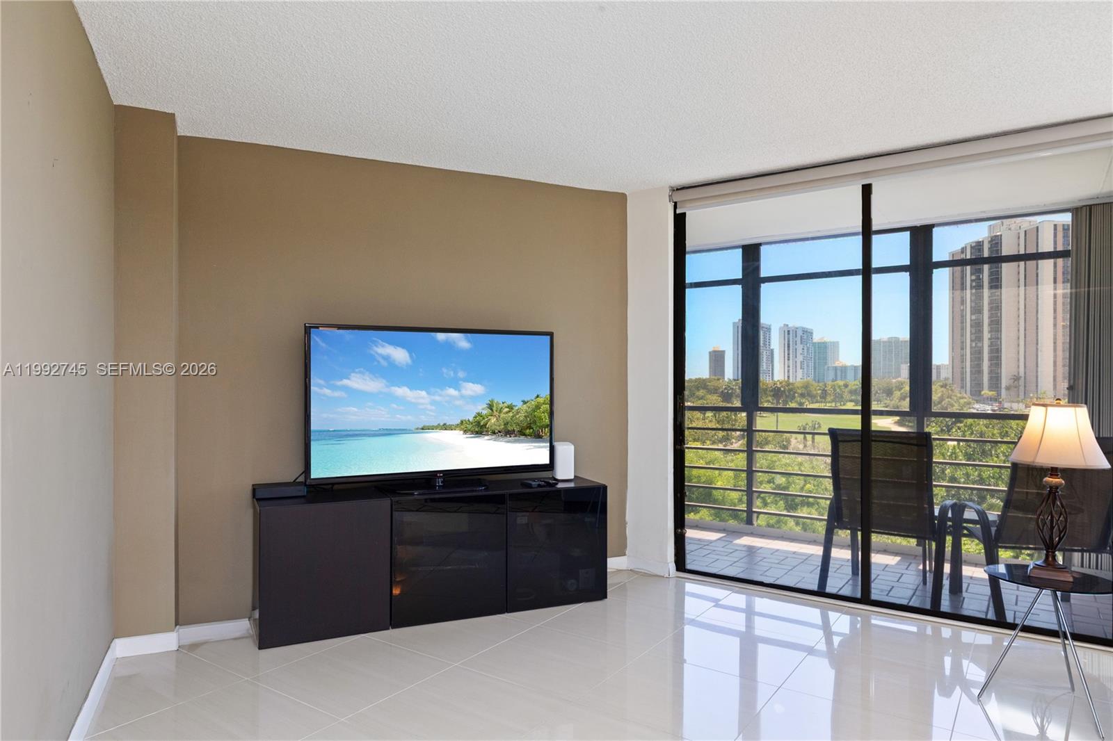 BISCAYA IV CONDO - Residential
