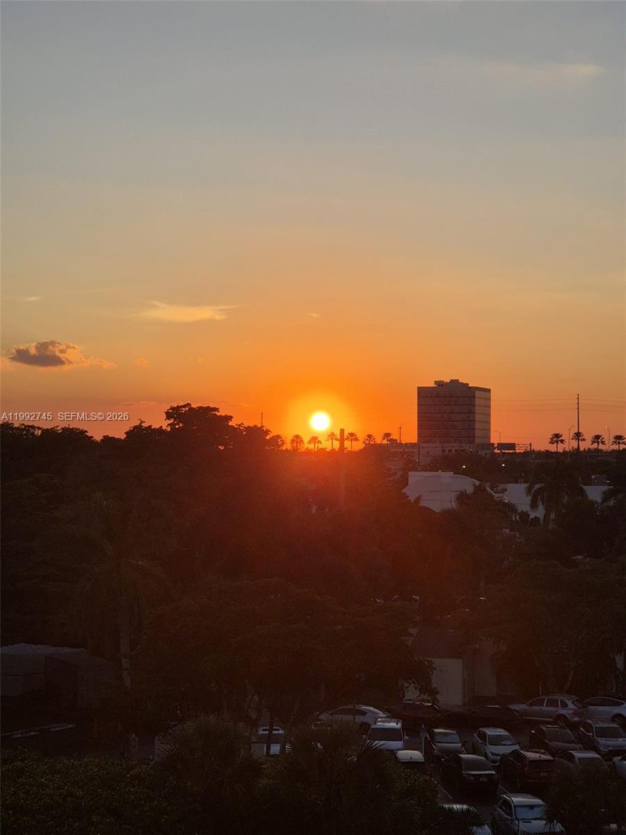 BISCAYA IV CONDO - Residential