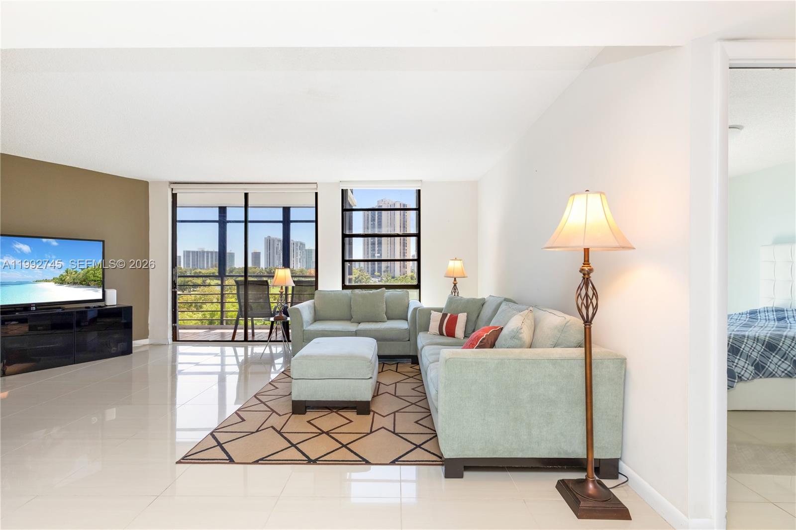 BISCAYA IV CONDO - Residential