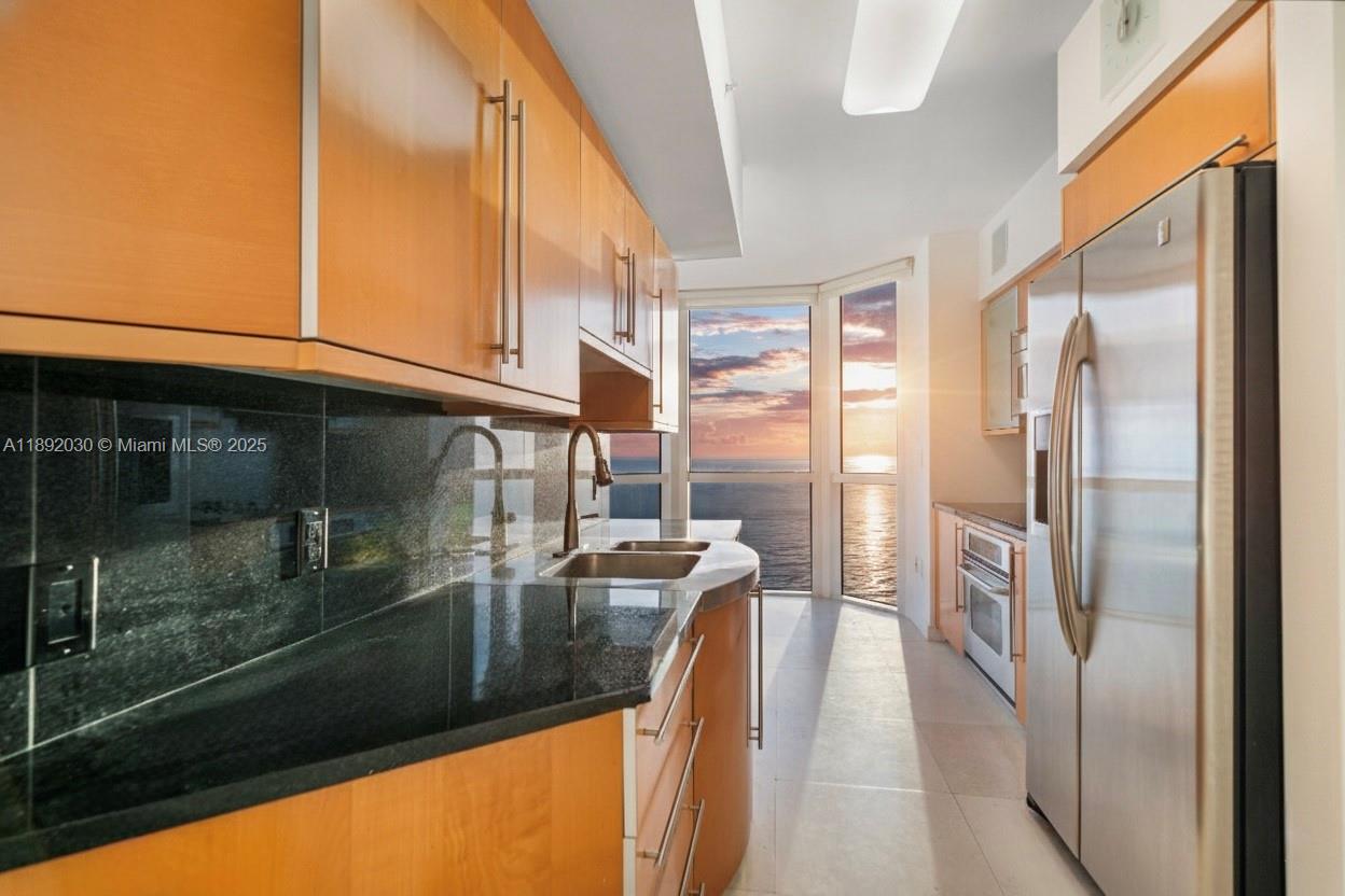 AKOYA CONDO - Residential