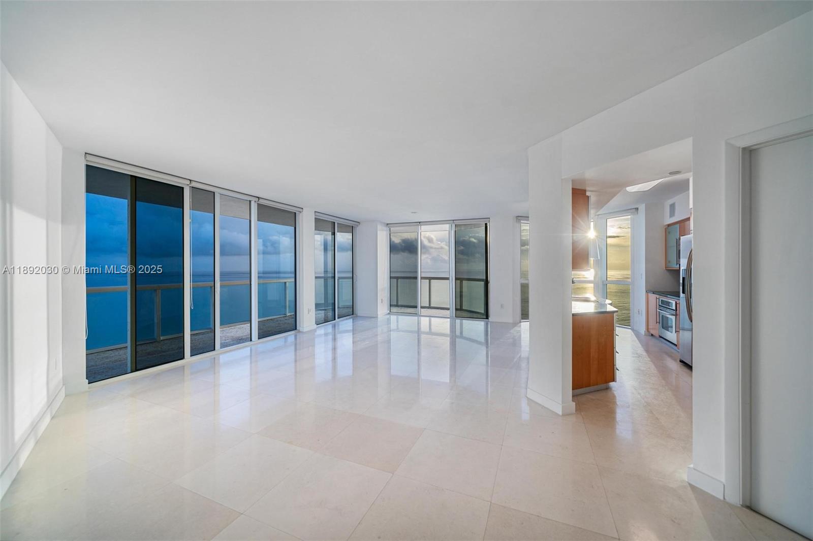 AKOYA CONDO - Residential