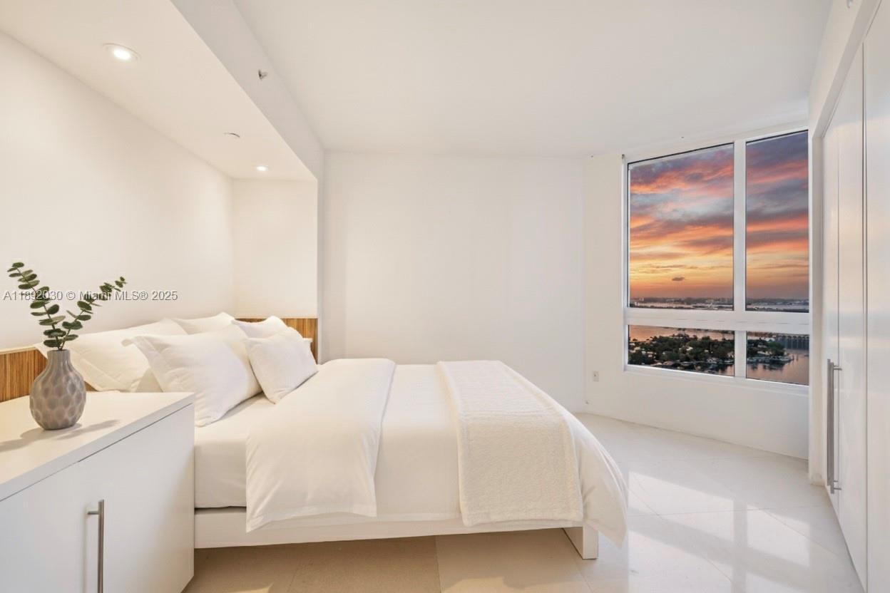 AKOYA CONDO - Residential