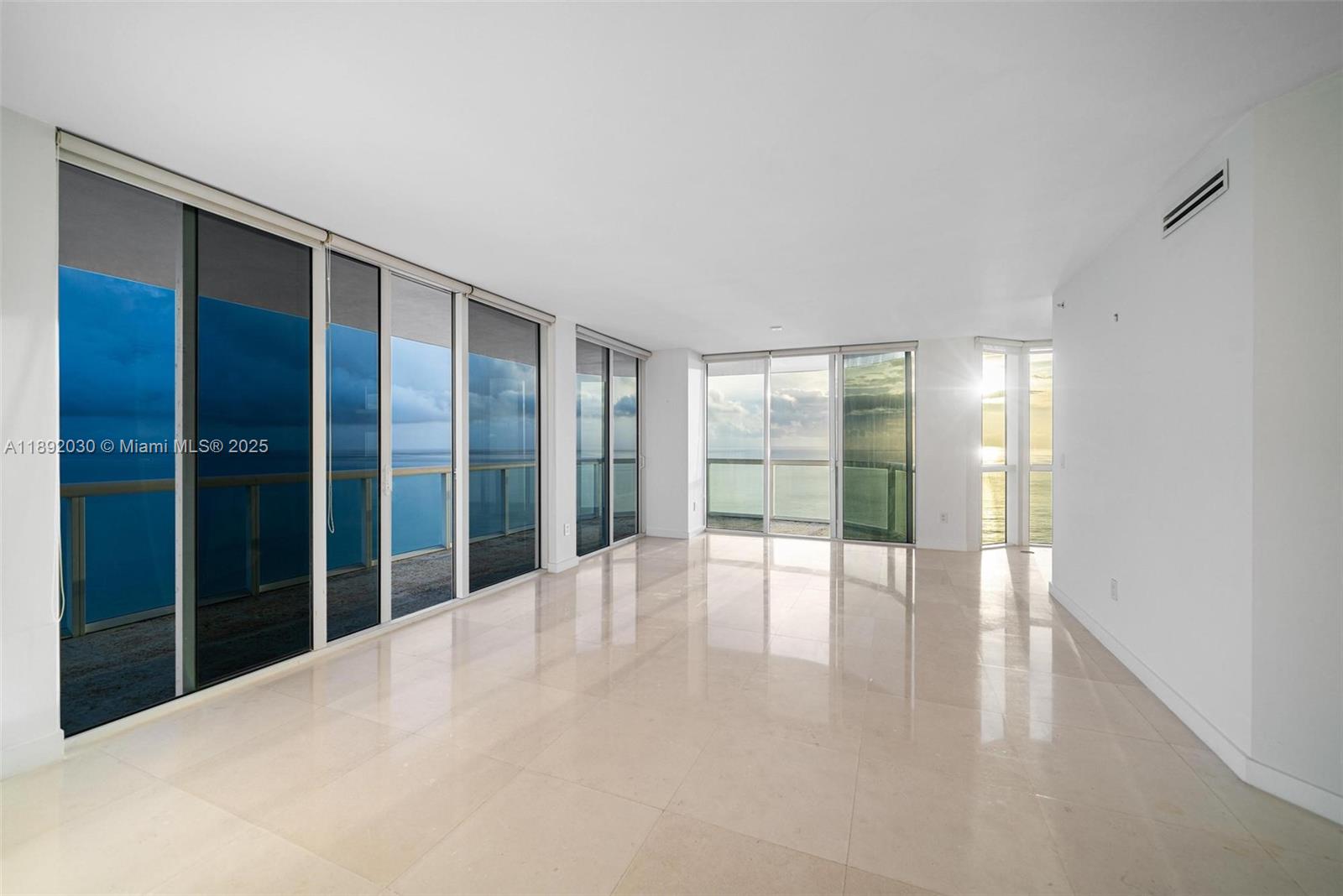 AKOYA CONDO - Residential