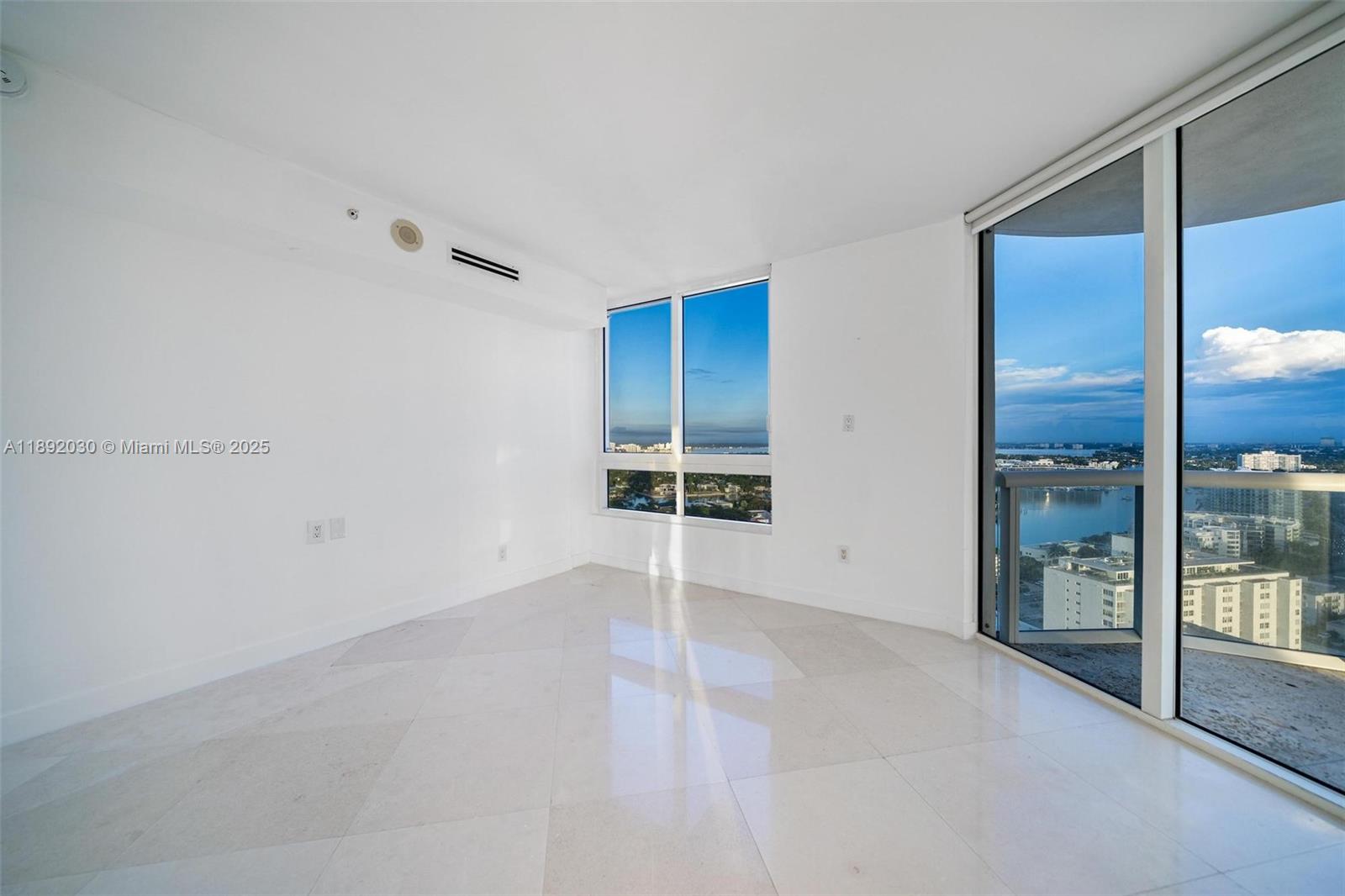 AKOYA CONDO - Residential