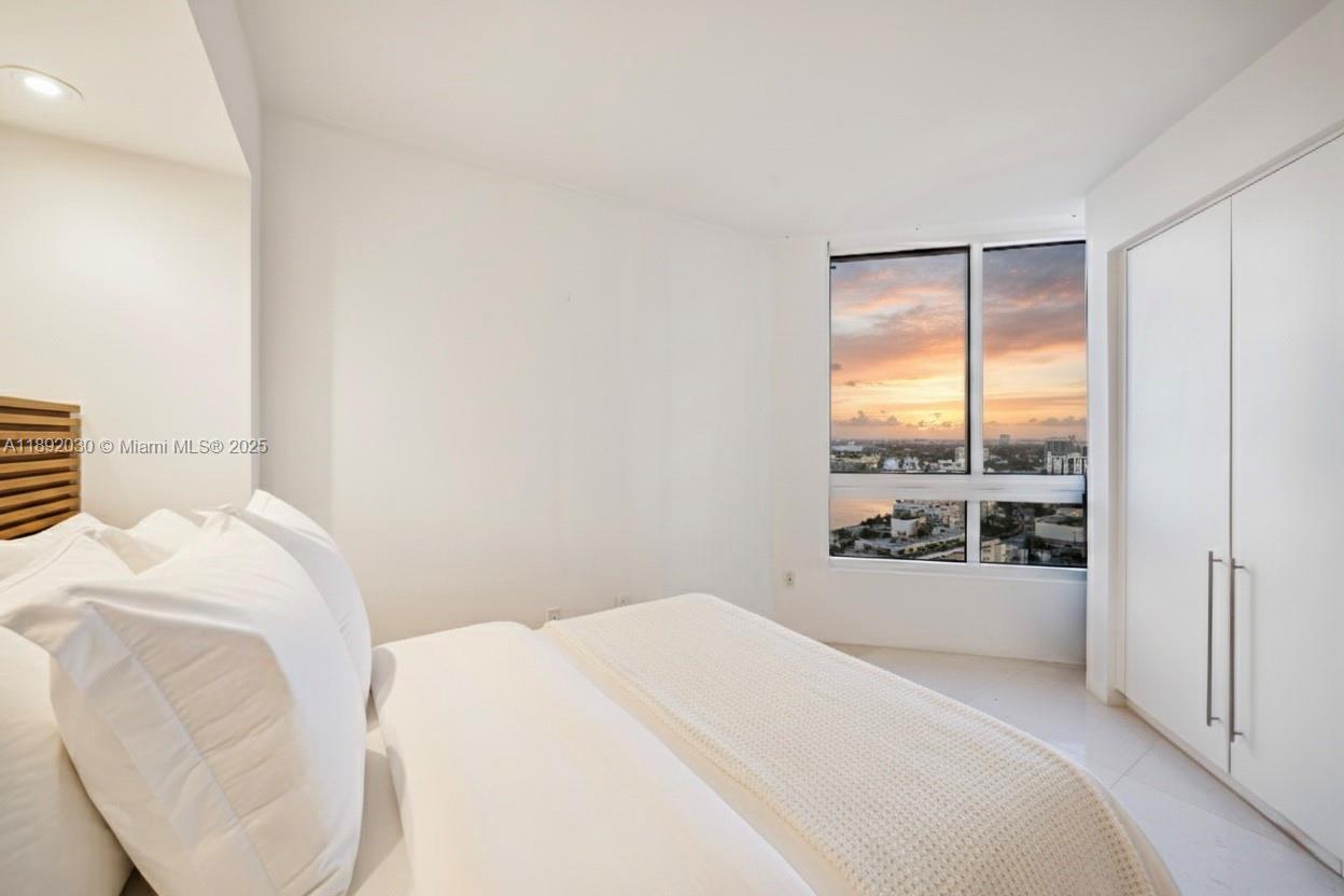 AKOYA CONDO - Residential