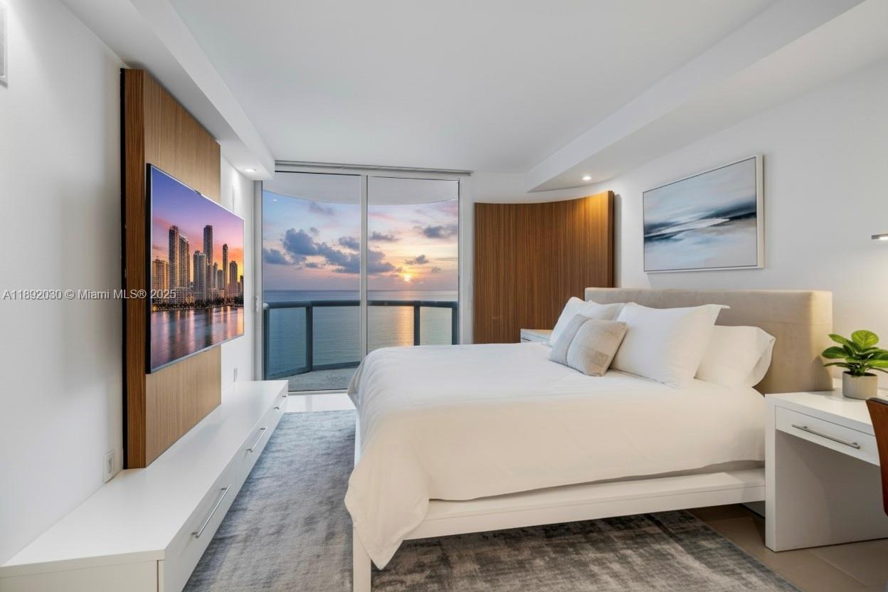 AKOYA CONDO - Residential