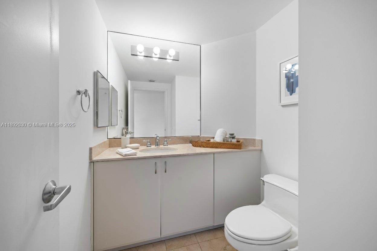 AKOYA CONDO - Residential