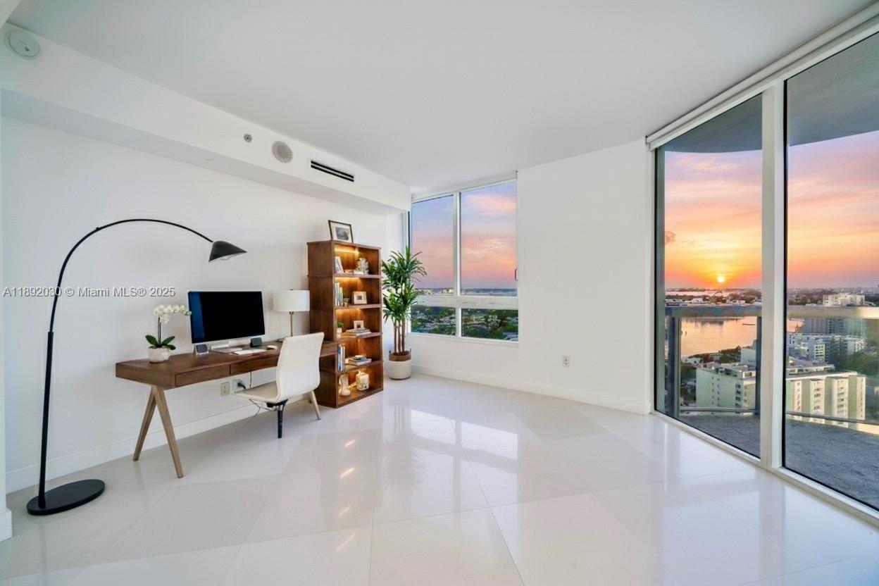 AKOYA CONDO - Residential