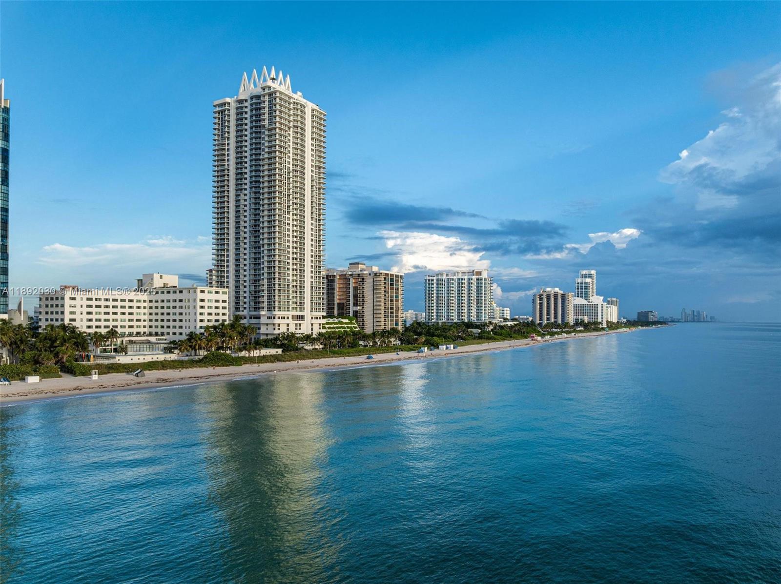 AKOYA CONDO - Residential