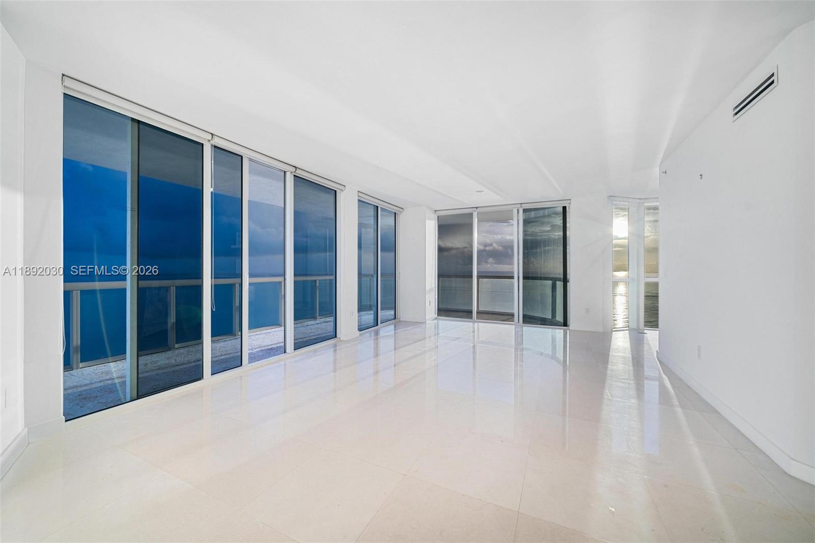 AKOYA CONDO - Residential