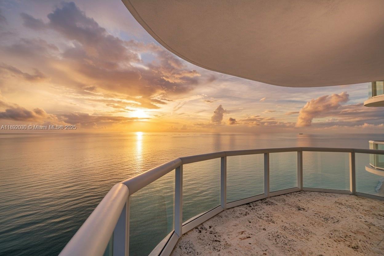 AKOYA CONDO - Residential