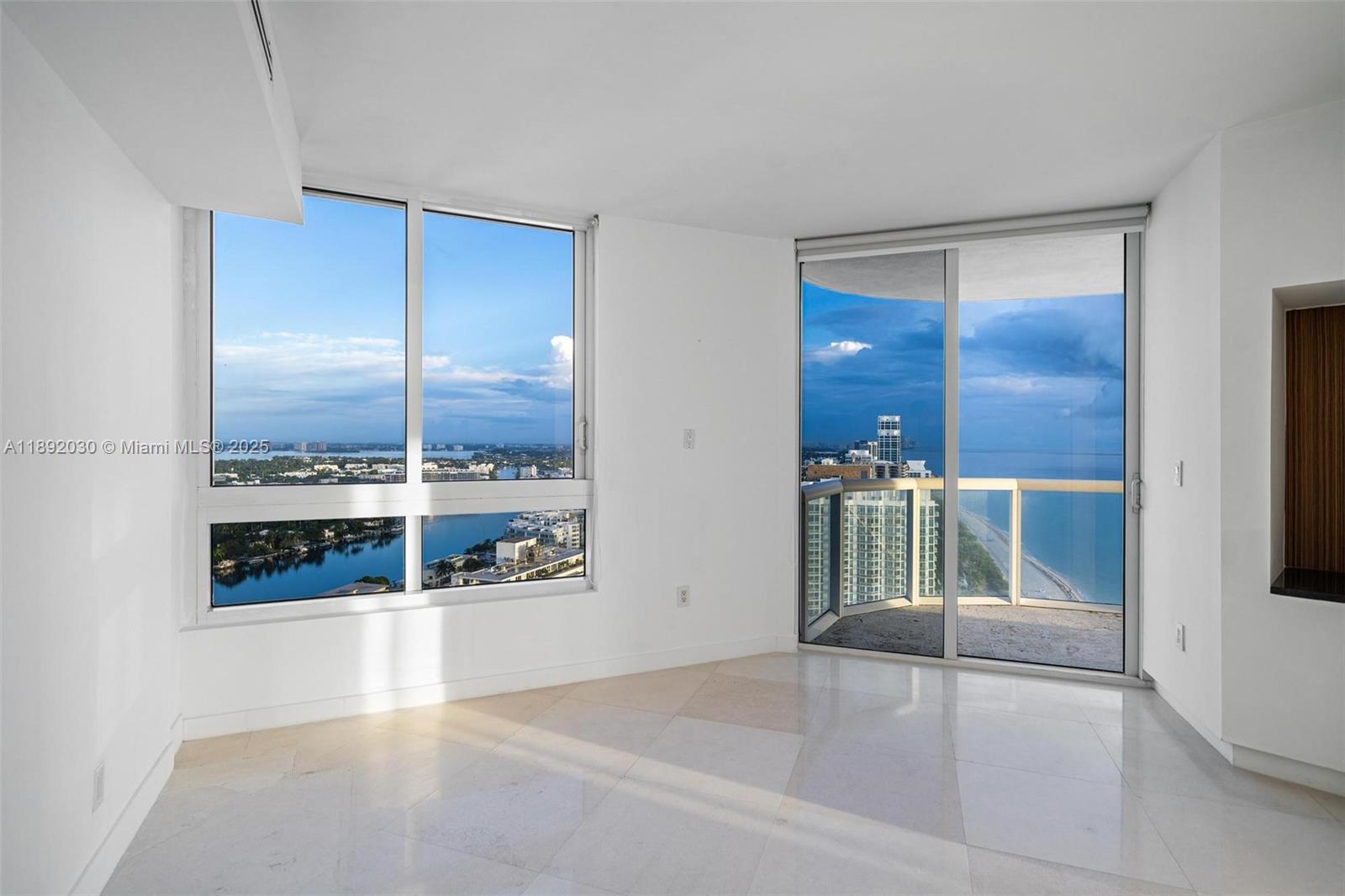 AKOYA CONDO - Residential