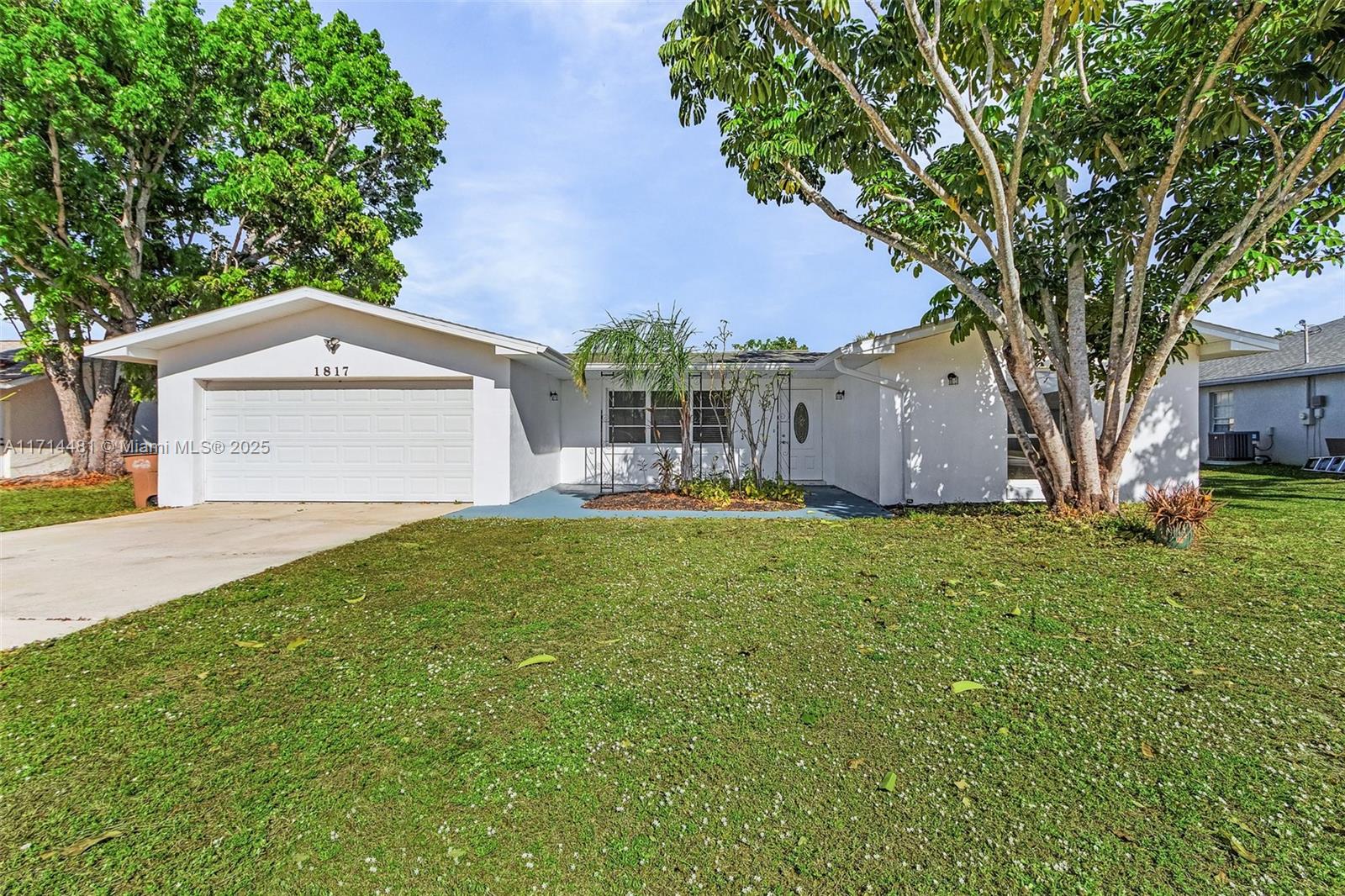 Property for Sale at 1817 Coral Point Dr, Cape Coral, Lee County, Florida - Bedrooms: 2 
Bathrooms: 2  - $259,000
