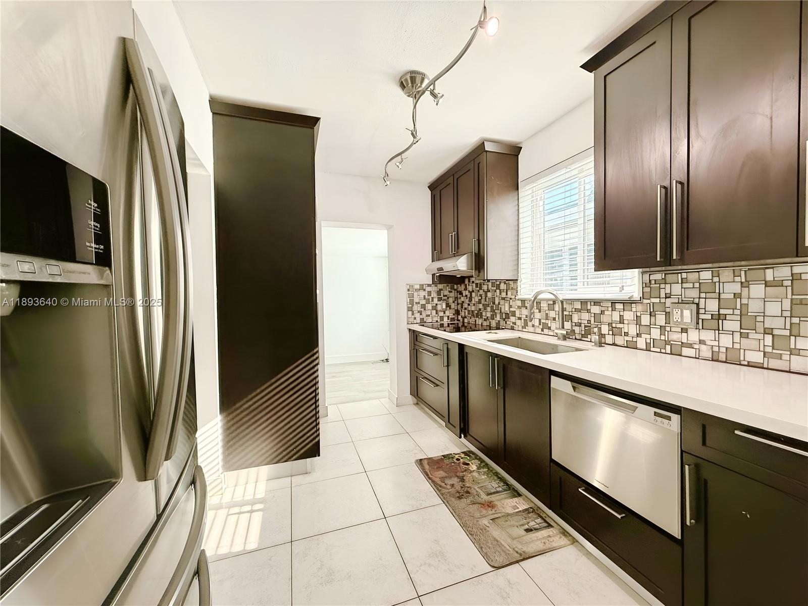 AMD PL ADELE HEIGHTS - Residential Lease