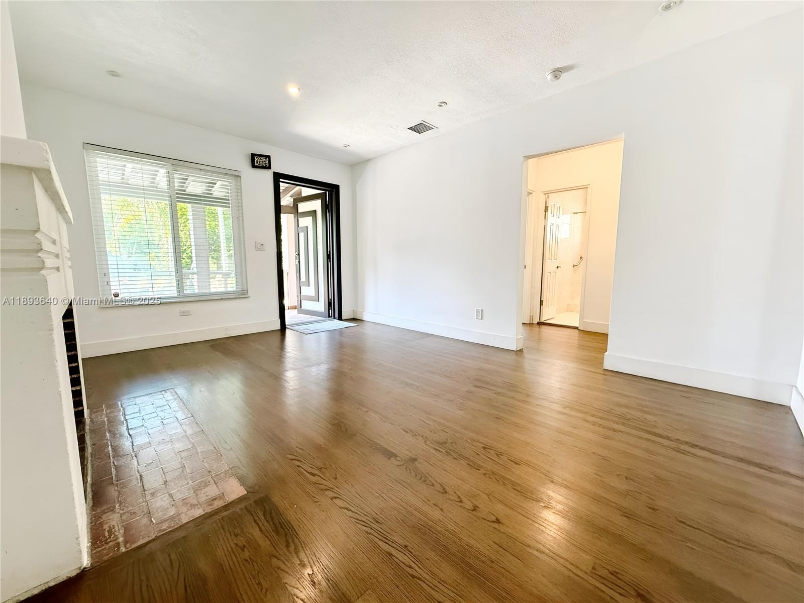 AMD PL ADELE HEIGHTS - Residential Lease