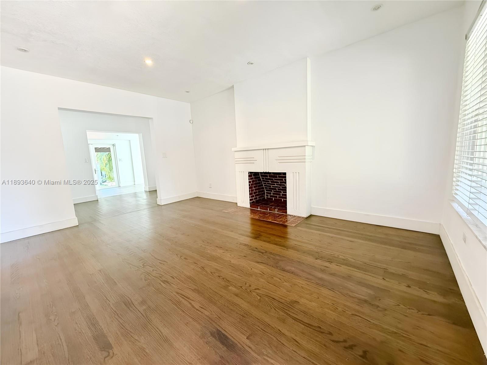 AMD PL ADELE HEIGHTS - Residential Lease