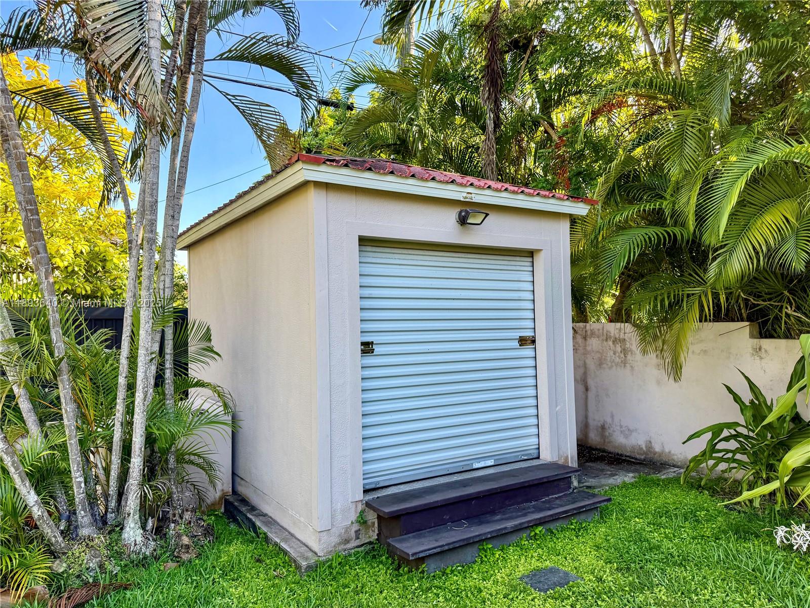 AMD PL ADELE HEIGHTS - Residential Lease