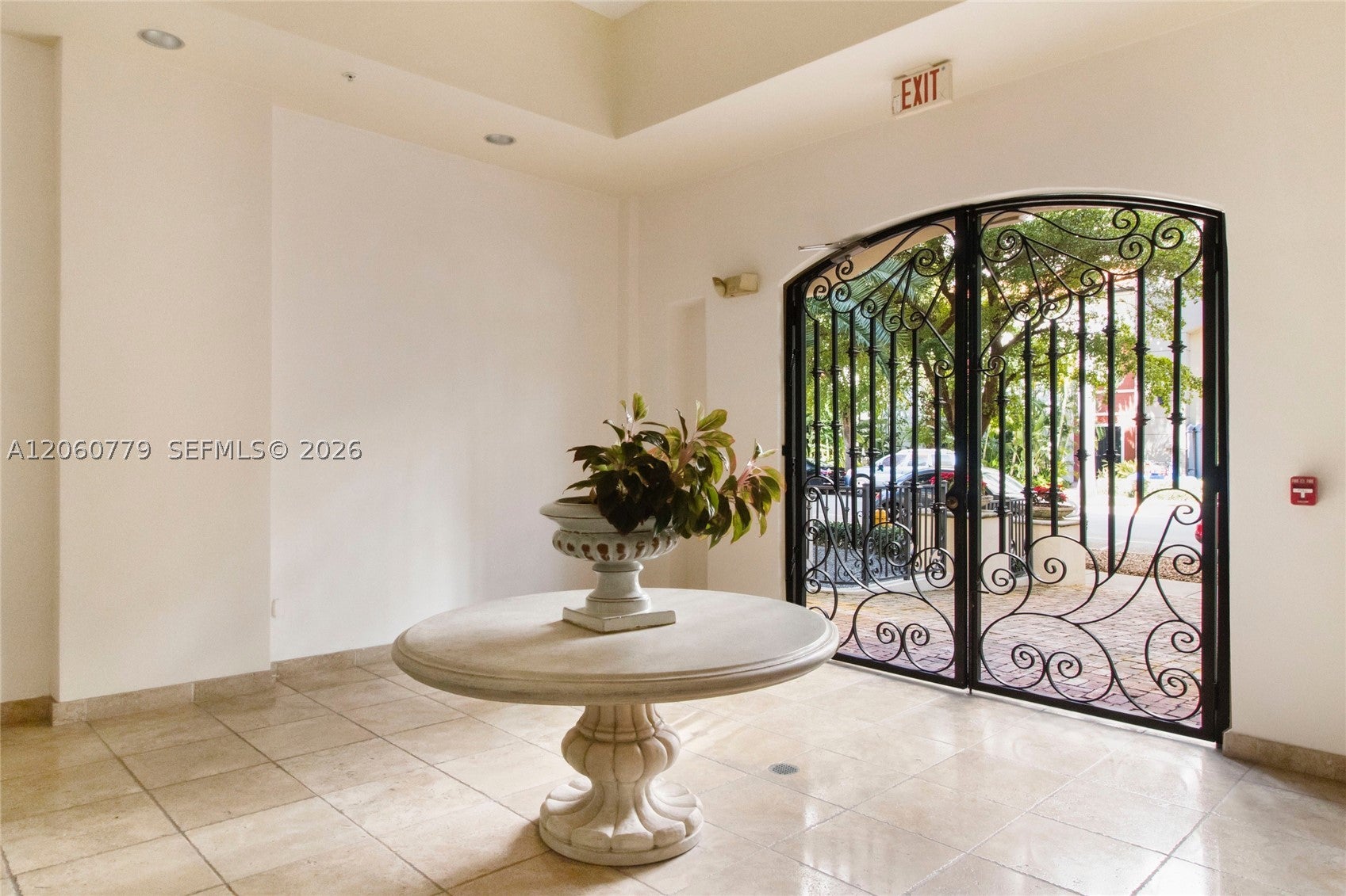 20 Calabria Ave 502