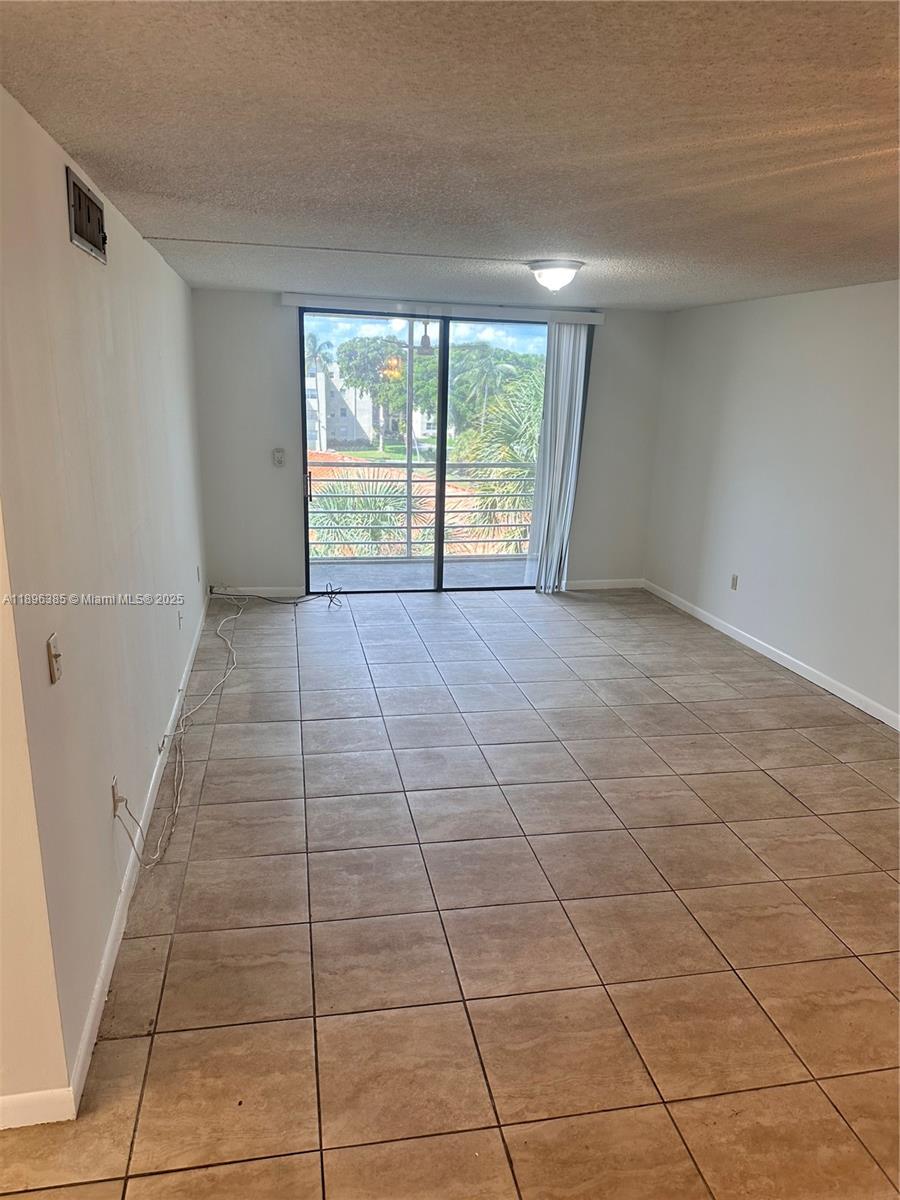 COURTYARDS OF BROWARD CON - Residential Lease