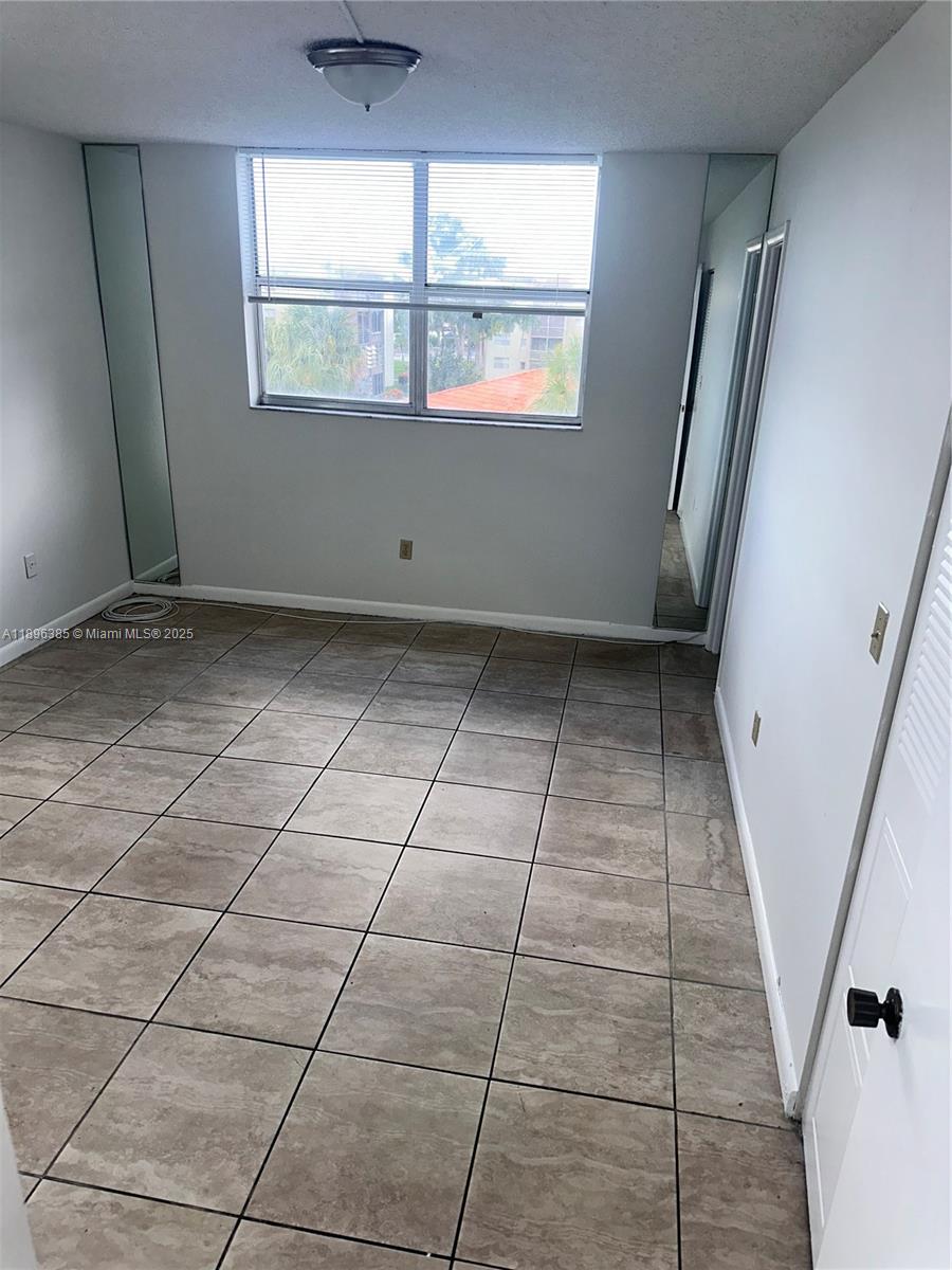 COURTYARDS OF BROWARD CON - Residential Lease