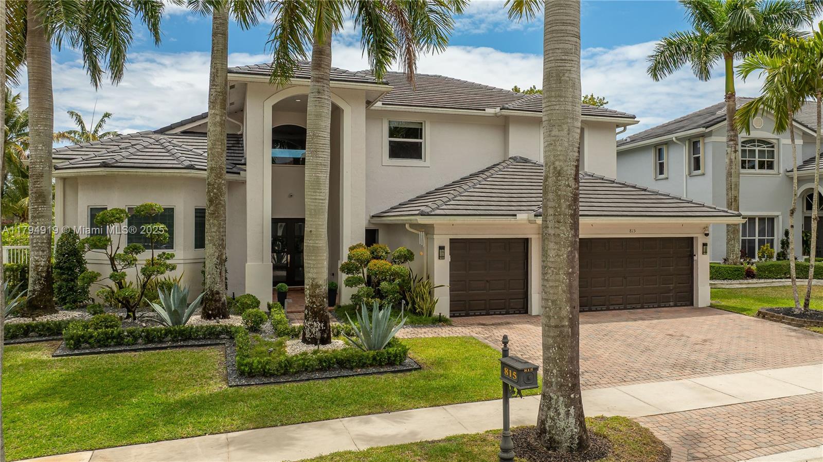 Photo 1 of 815 Regal Cove Rd, Weston, Florida, $1,850,000, Web #: 11794919