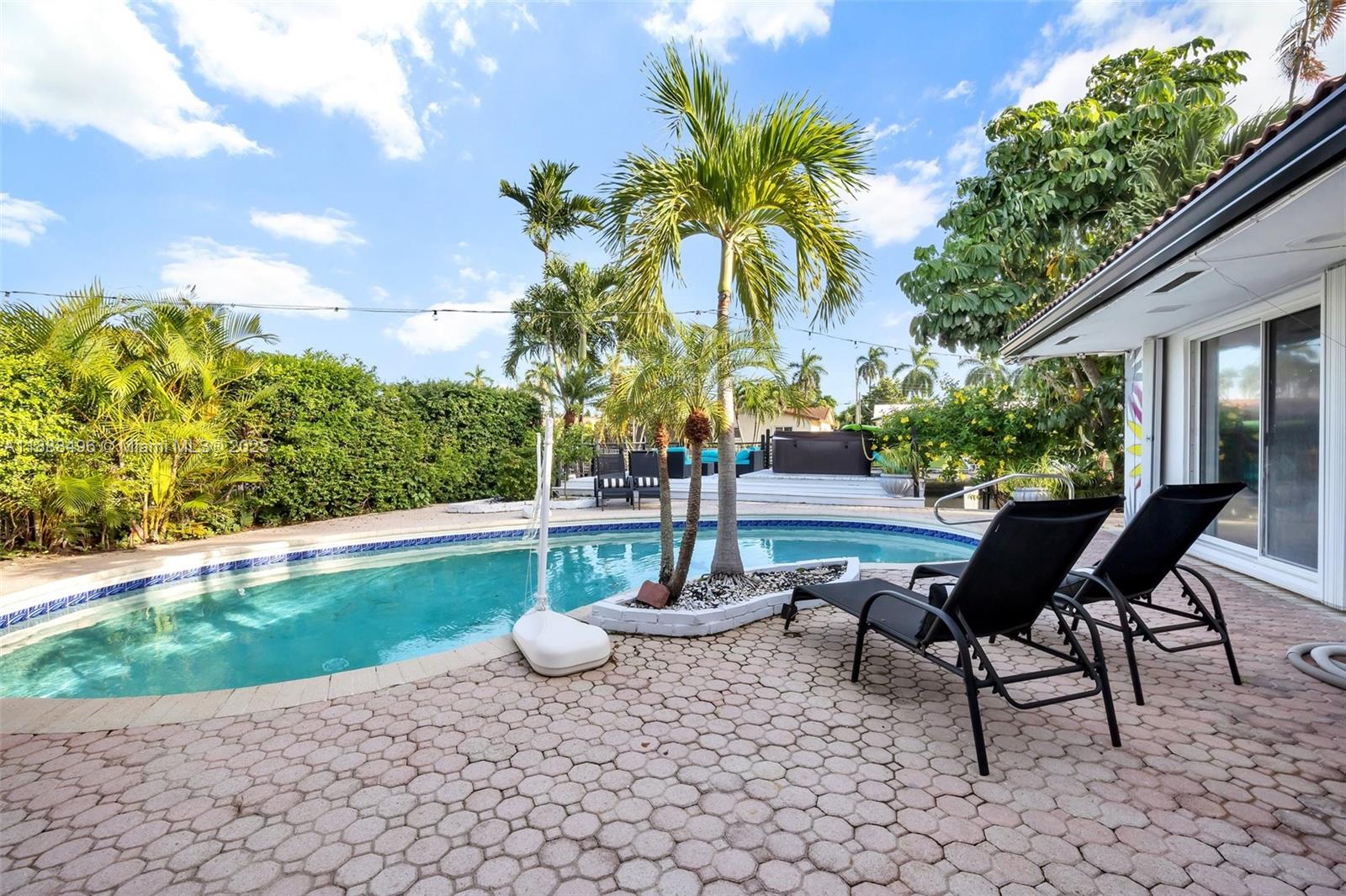 CORAL RIDGE ISLES - Residential