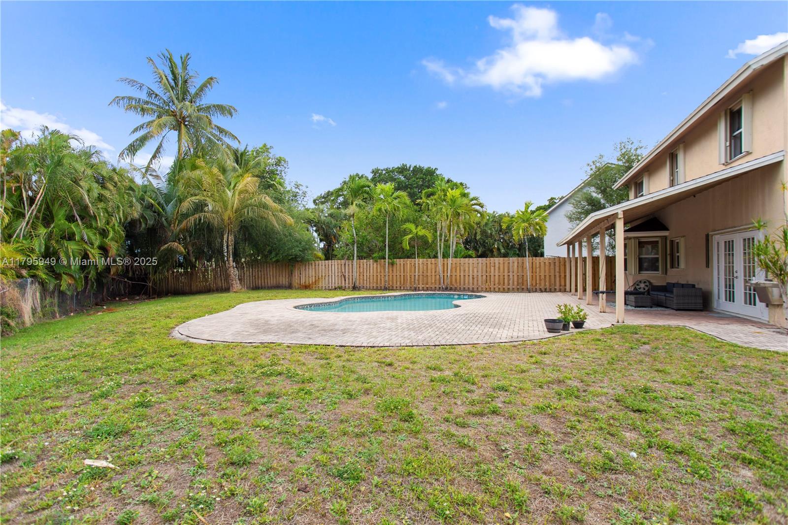 LAKESIDE SOUTH - Residential