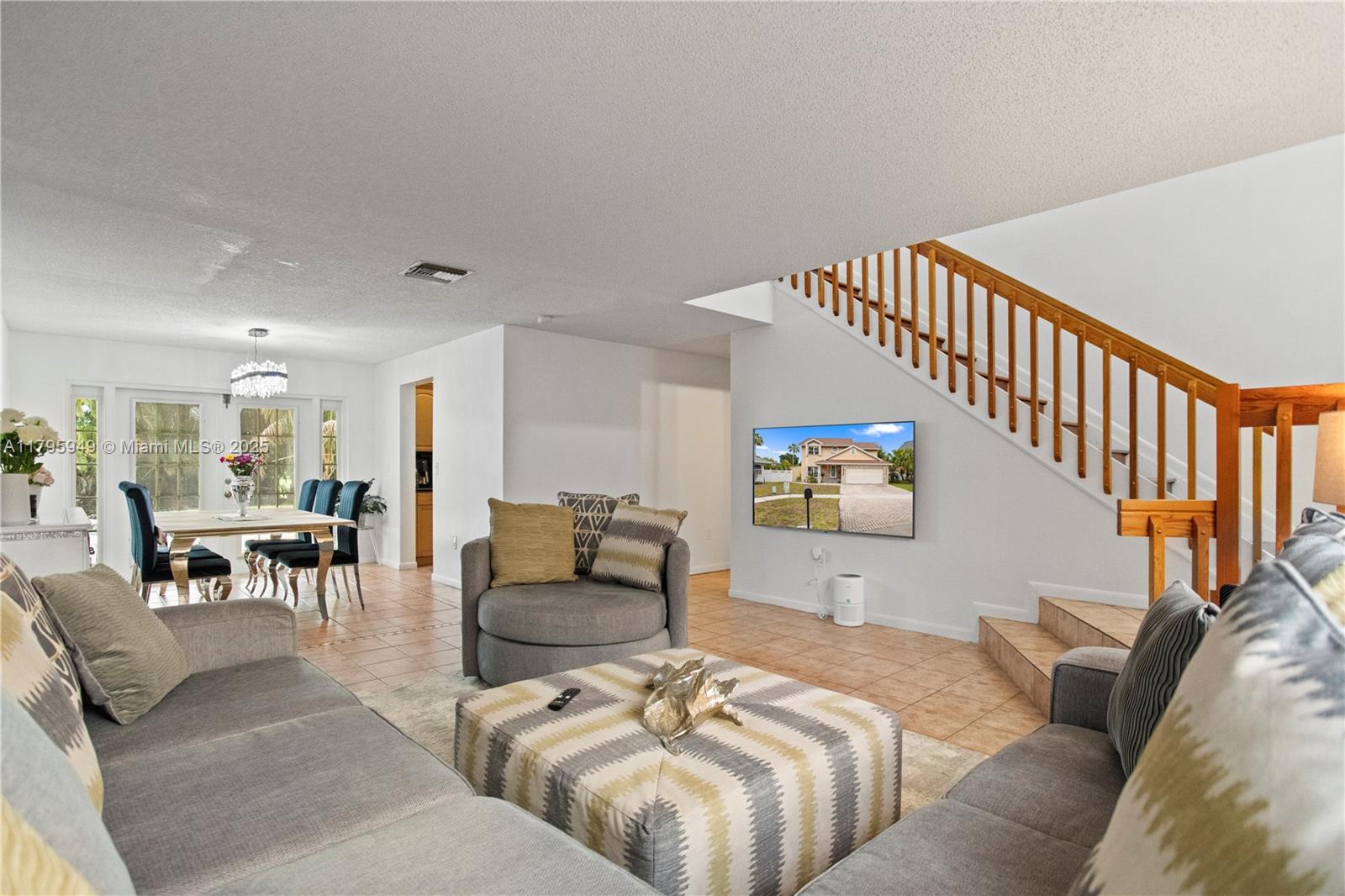 1051 SW 95th Ter