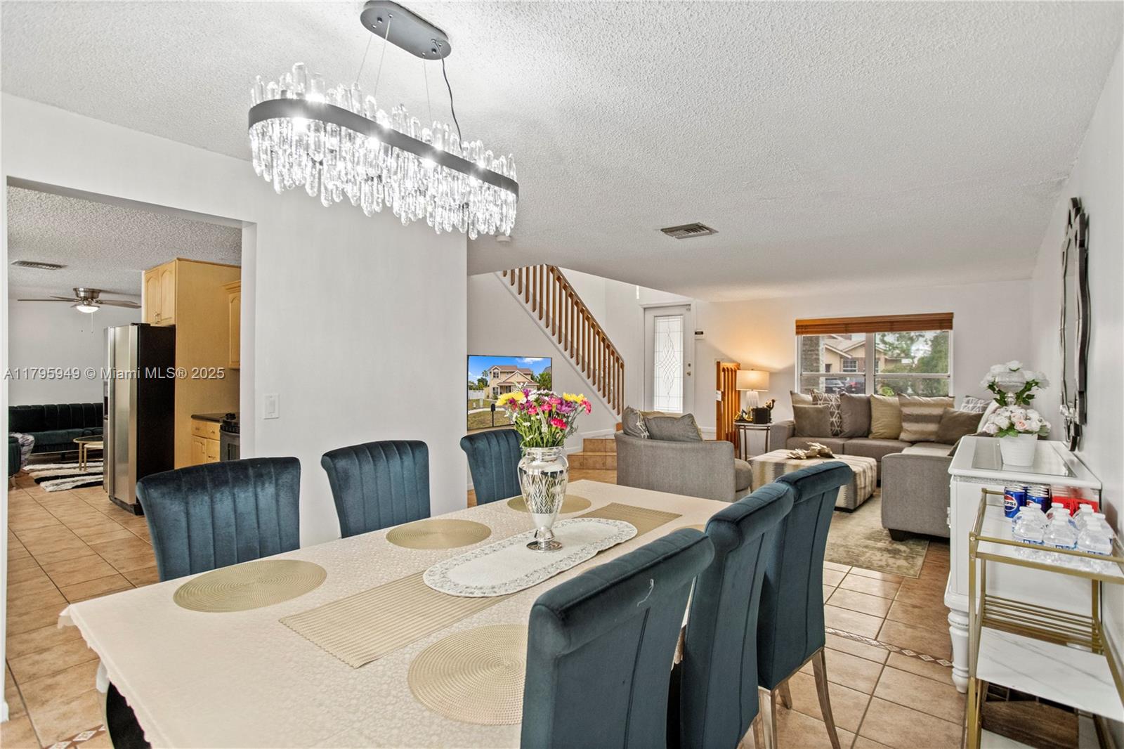 LAKESIDE SOUTH - Residential