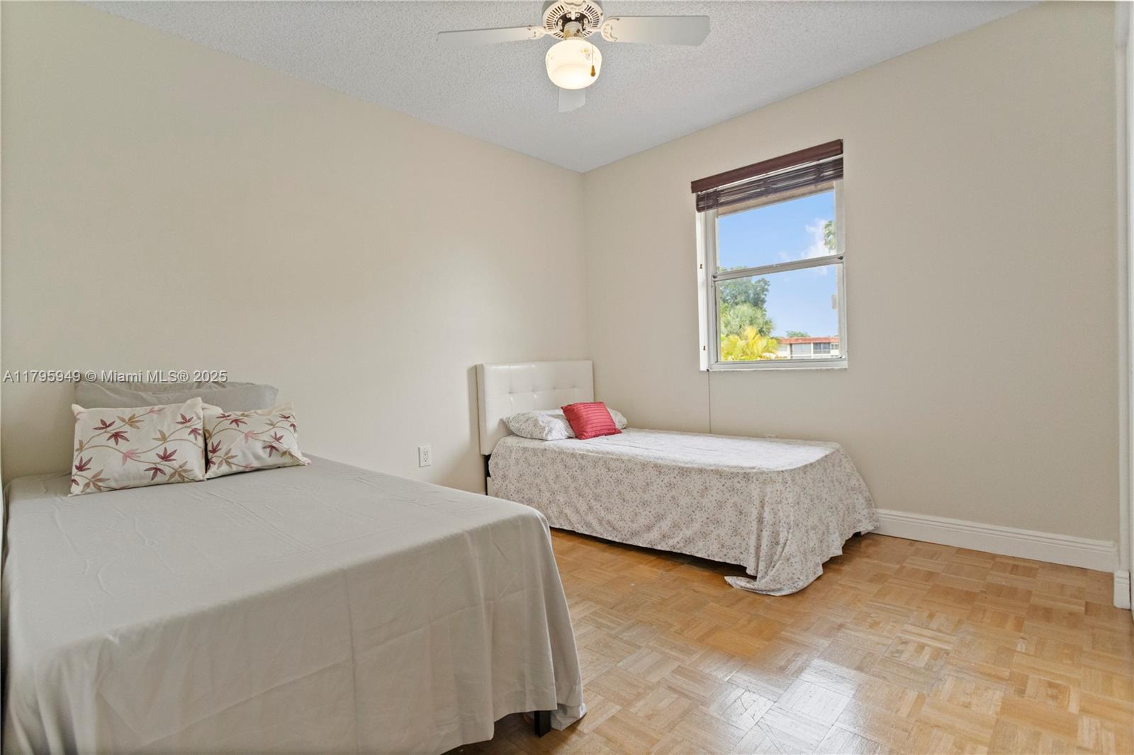 LAKESIDE SOUTH - Residential