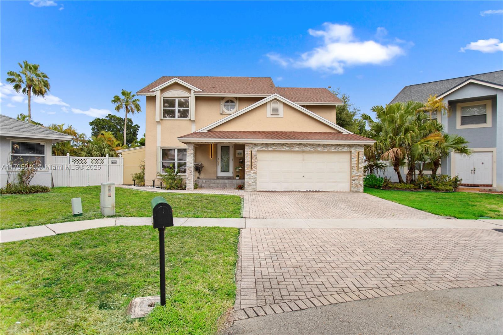 1051 SW 95th Ter